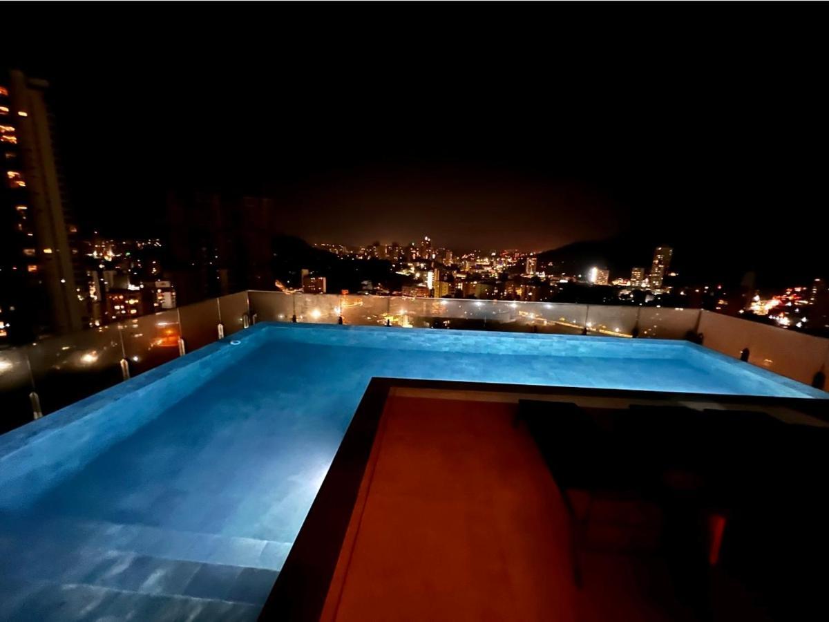 Ap Com Piscina No Rooftop, Academia, Wi-fi, Cozinha Completa, Ar Condicionado E Garagem Privativa A 900m Da Germanica