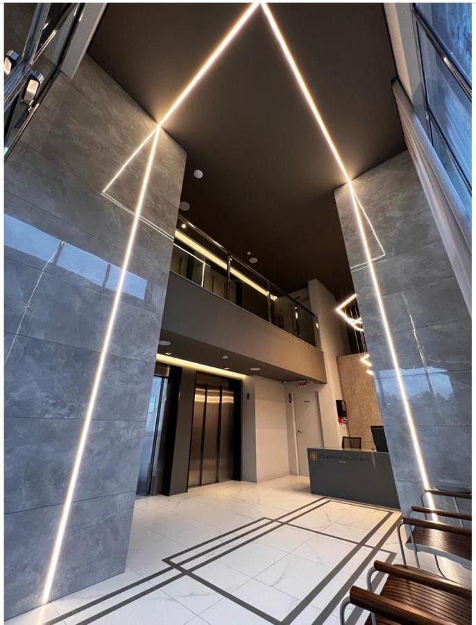 Ap Com Piscina No Rooftop, Academia, Wi-fi, Cozinha Completa, Ar Condicionado E Garagem Privativa A 900m Da Germanica